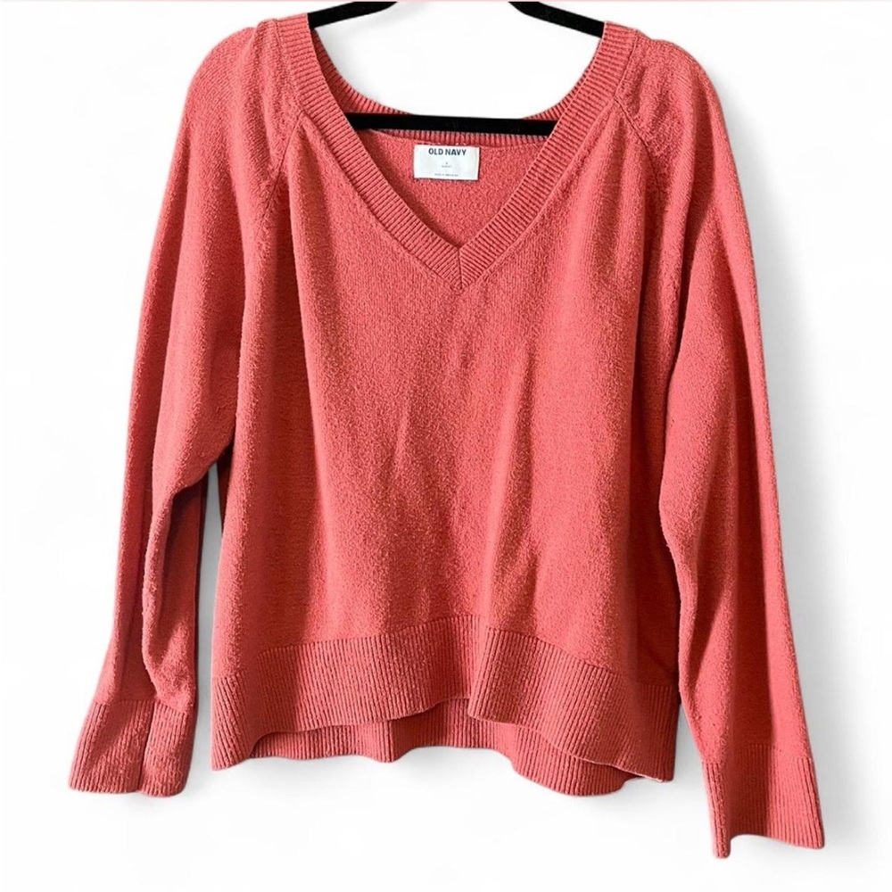 Old Navy Women's Coral V-Neck Sweater Size L